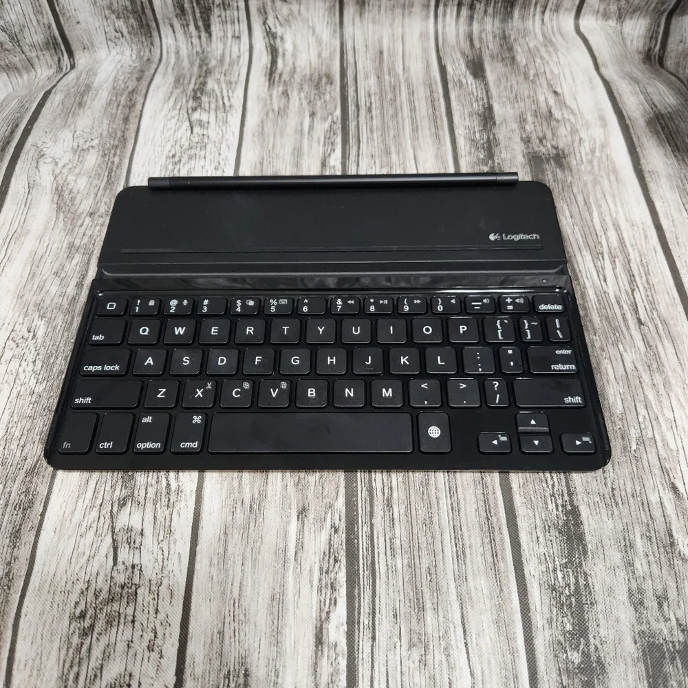 Logitech ultra thin Bluetooth keyboard cover